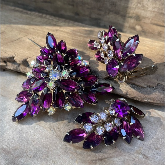 JULIANA D&E Vintage Rhinestone Demi Parure Brooch & Earring Set Amethyst - Picture 3 of 13
